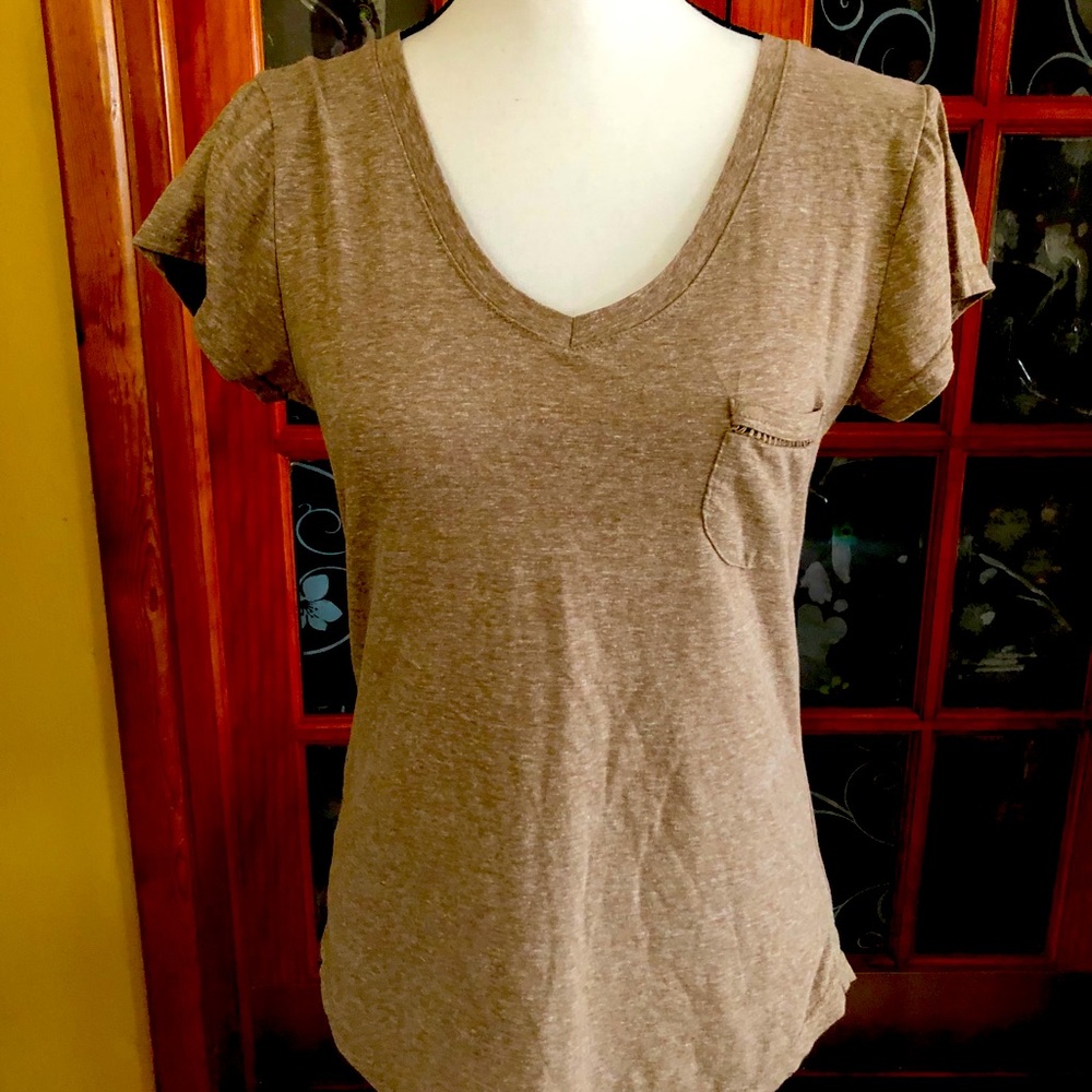 Brown accented Poof tee SZ L